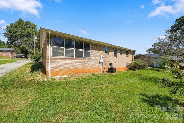 3490 Greentree Acres Road, Valdese, NC 28690