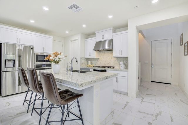 5882 Beechwood Loop, Dublin, CA 94568