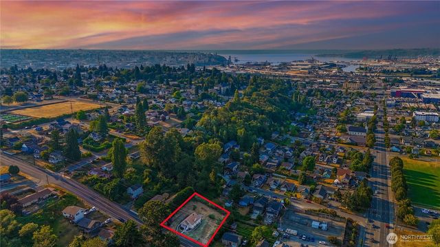 1427 E Fairbanks Street, Tacoma, WA 98404
