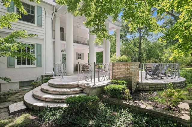390 Hazel Avenue, Highland Park, IL 60035