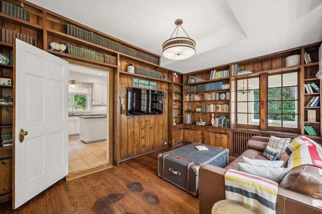 390 Hazel Avenue, Highland Park, IL 60035