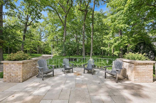 390 Hazel Avenue, Highland Park, IL 60035