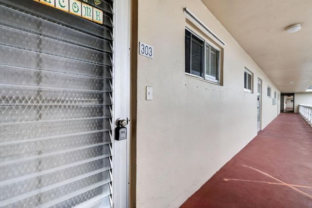 2770 S Garden Dr S 303, Lake Worth, FL 33461