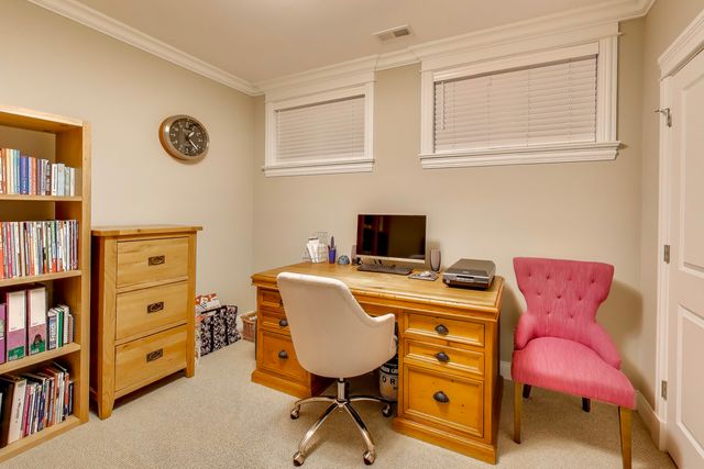 1226 W Henderson Street, Chicago, IL 60657