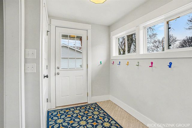 209 W 15th Street, Holland, MI 49423