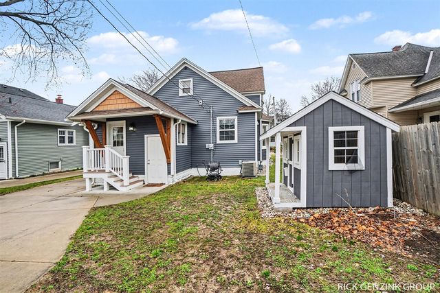 209 W 15th Street, Holland, MI 49423