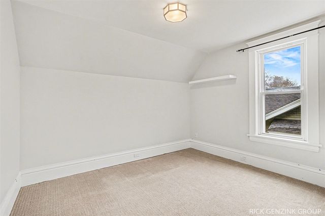 209 W 15th Street, Holland, MI 49423