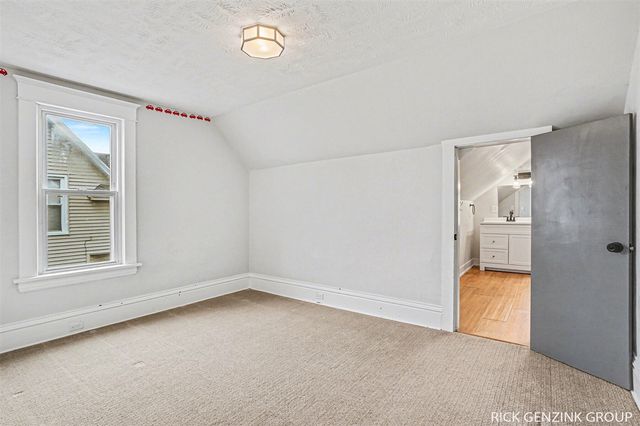 209 W 15th Street, Holland, MI 49423