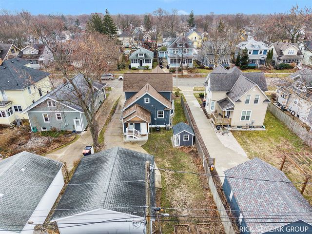 209 W 15th Street, Holland, MI 49423