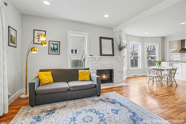 209 W 15th Street, Holland, MI 49423