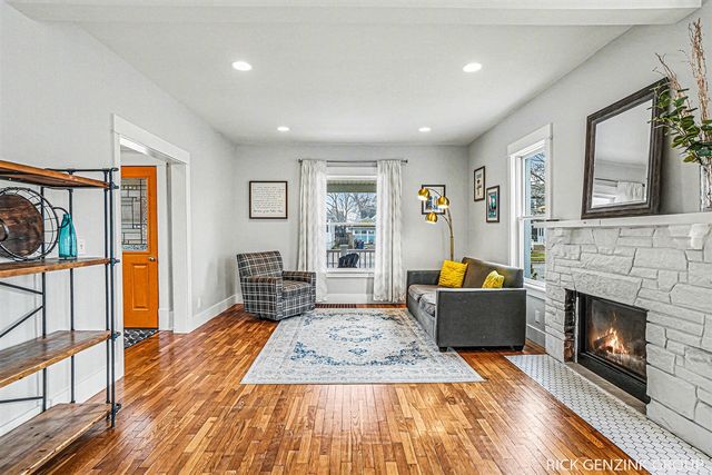 209 W 15th Street, Holland, MI 49423