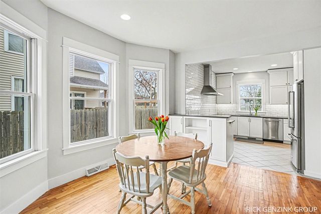 209 W 15th Street, Holland, MI 49423