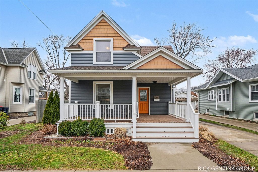 209 W 15th Street, Holland, MI 49423