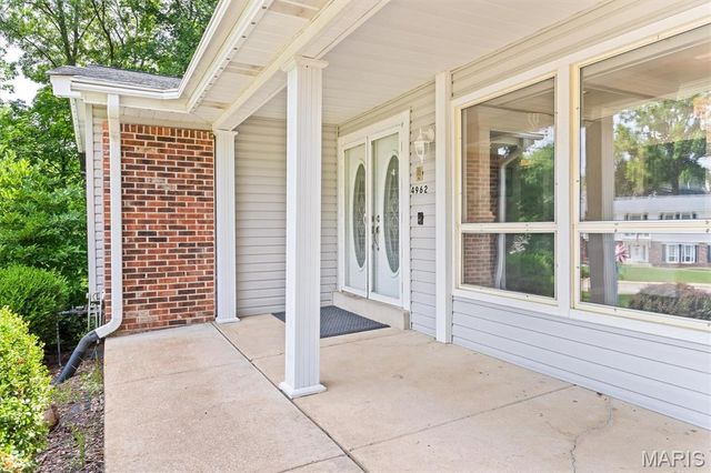 4962 Deepwood Court, St Louis, MO 63128