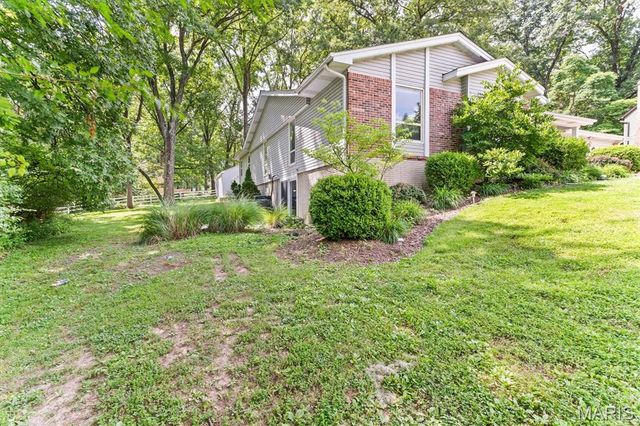 4962 Deepwood Court, St Louis, MO 63128