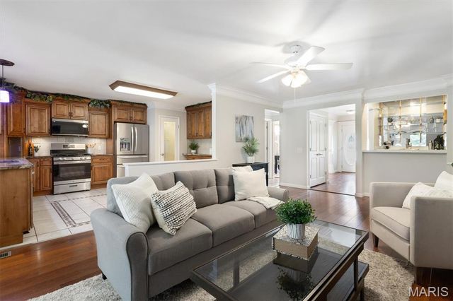 4962 Deepwood Court, St Louis, MO 63128