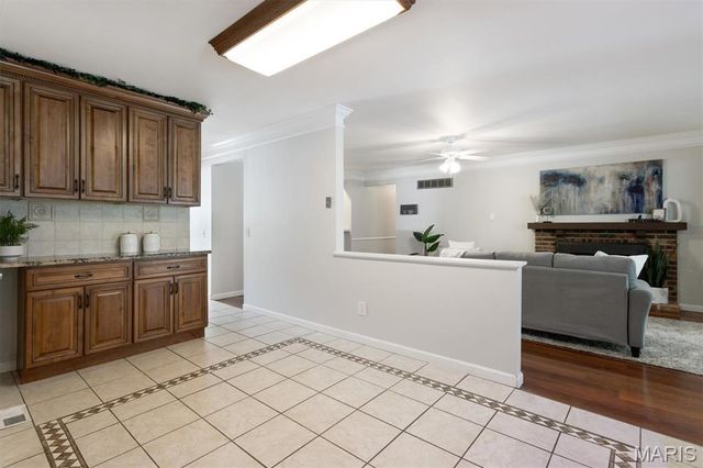 4962 Deepwood Court, St Louis, MO 63128