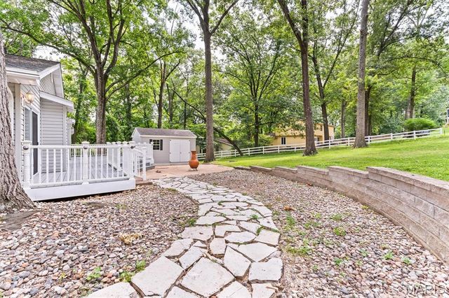 4962 Deepwood Court, St Louis, MO 63128