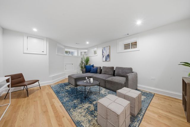 2334 N Oakley Avenue, Chicago, IL 60647