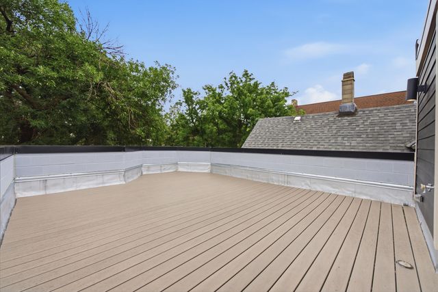 2334 N Oakley Avenue, Chicago, IL 60647