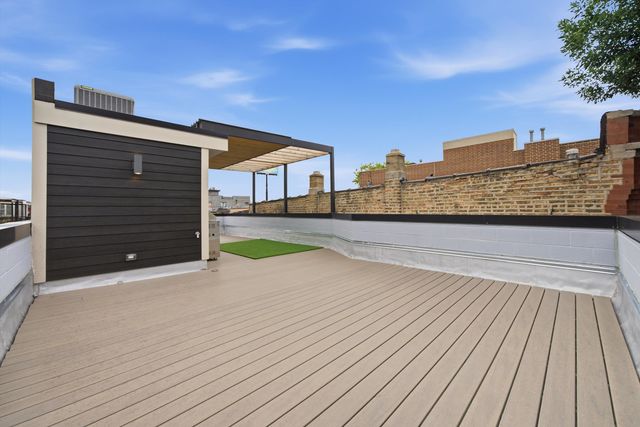 2334 N Oakley Avenue, Chicago, IL 60647