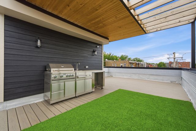 2334 N Oakley Avenue, Chicago, IL 60647
