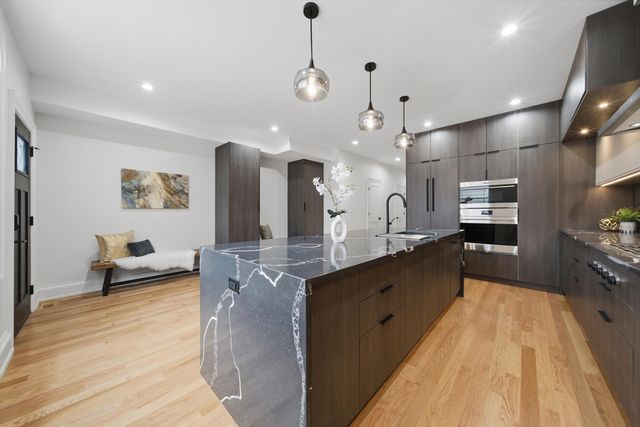 2334 N Oakley Avenue, Chicago, IL 60647