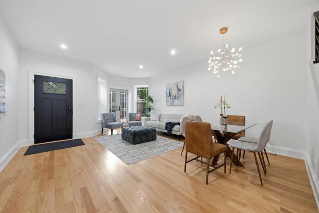 2334 N Oakley Avenue, Chicago, IL 60647