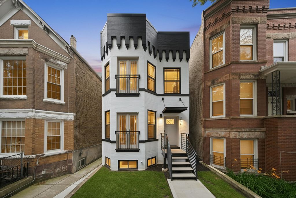 2334 N Oakley Avenue, Chicago, IL 60647