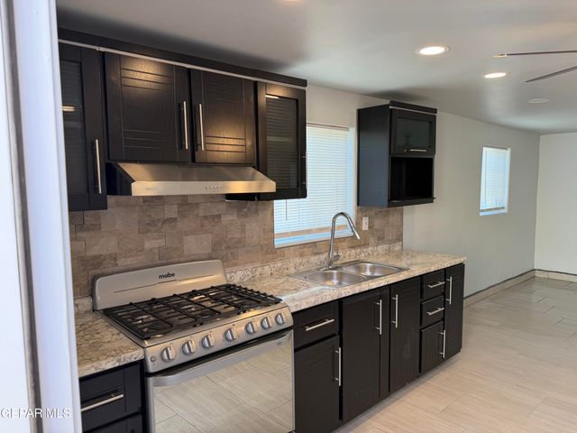 1267 Aspen, Fabens, TX 79838