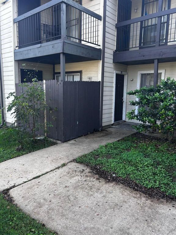 12615 Brookglade Circle 407, Houston, TX 77099