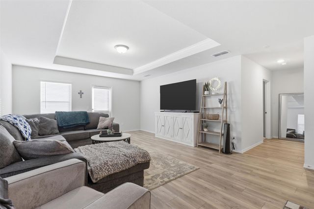 10101 Newtown Drive, Fort Worth, TX 76036