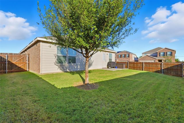 10101 Newtown Drive, Fort Worth, TX 76036