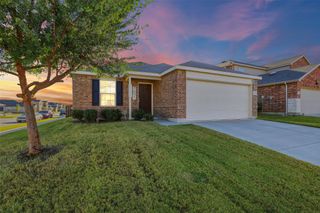 10101 Newtown Drive, Fort Worth, TX 76036