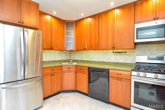 410 Robert Avenue, Ferguson, MO 63135