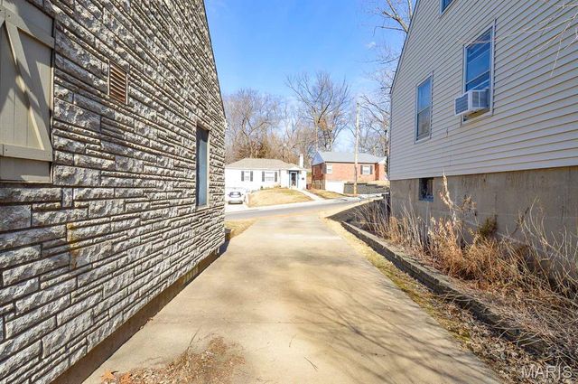 410 Robert Avenue, Ferguson, MO 63135