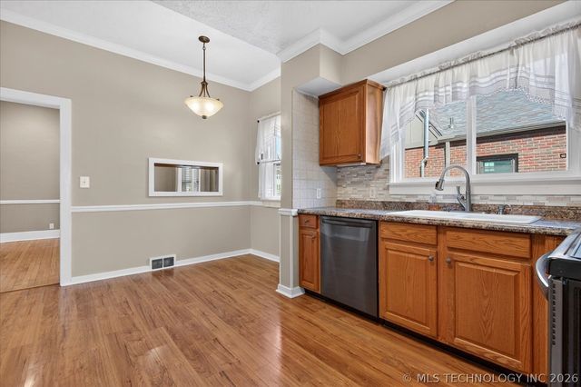 1502 S Johnstone Avenue, Bartlesville, OK 74003