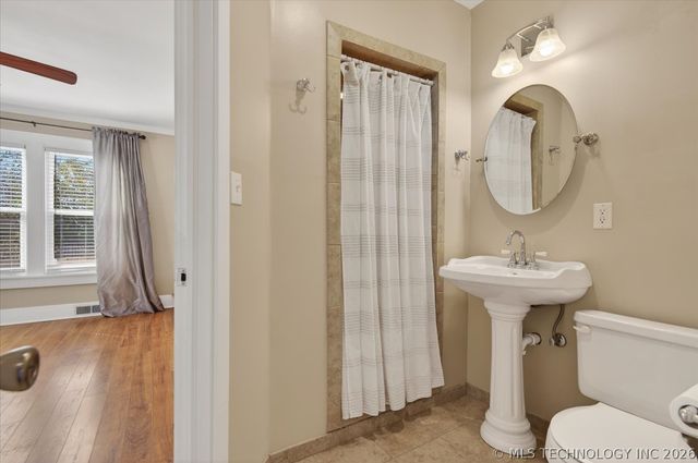 1502 S Johnstone Avenue, Bartlesville, OK 74003