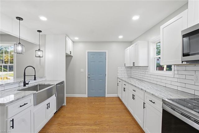 76 Mulberry AVE, Newport News, VA 23607