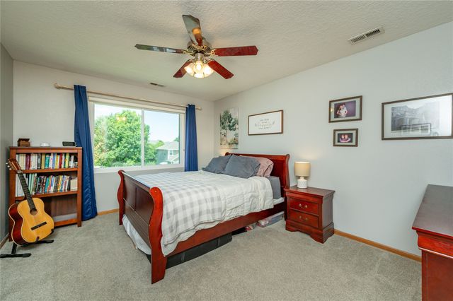 15416 Aurora Avenue, Urbandale, IA 50323