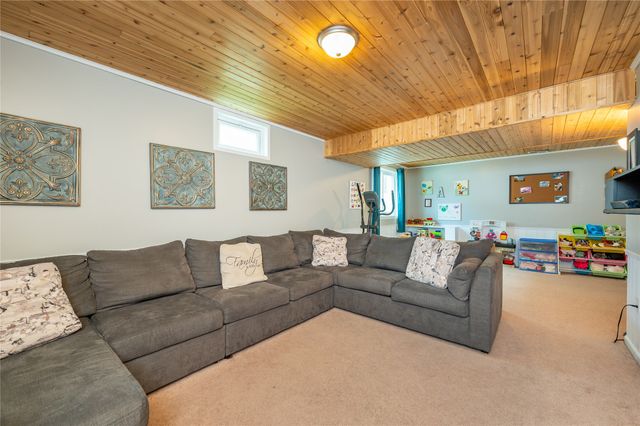 15416 Aurora Avenue, Urbandale, IA 50323