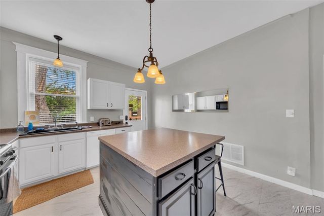 3305 Pestalozzi Street, St Louis, MO 63118