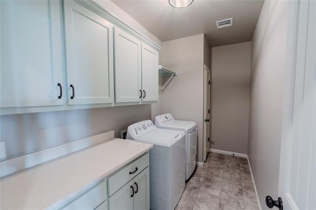 14542 Fox Lair Lane, Edmond, OK 73025