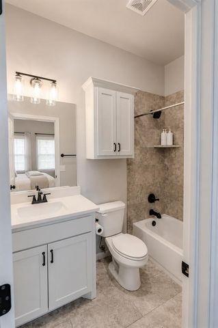 14542 Fox Lair Lane, Edmond, OK 73025