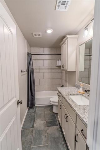14542 Fox Lair Lane, Edmond, OK 73025