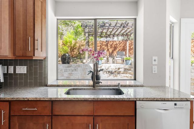 10919 Sierra Oaks, Austin, TX 78759