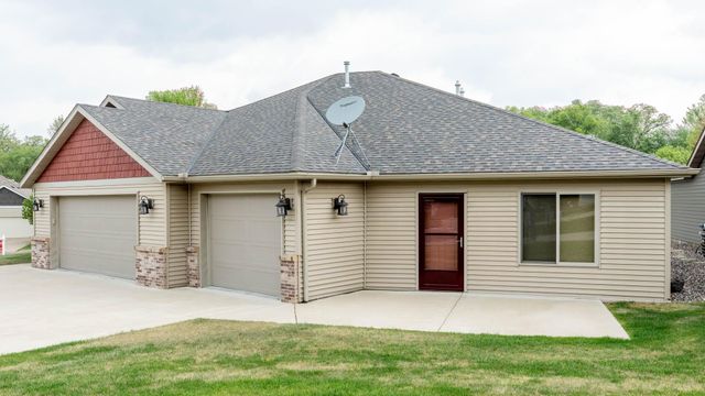 932 Oak Pond Court, Sartell, MN 56377