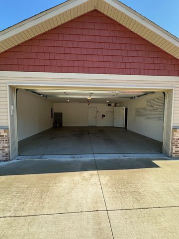 932 Oak Pond Court, Sartell, MN 56377