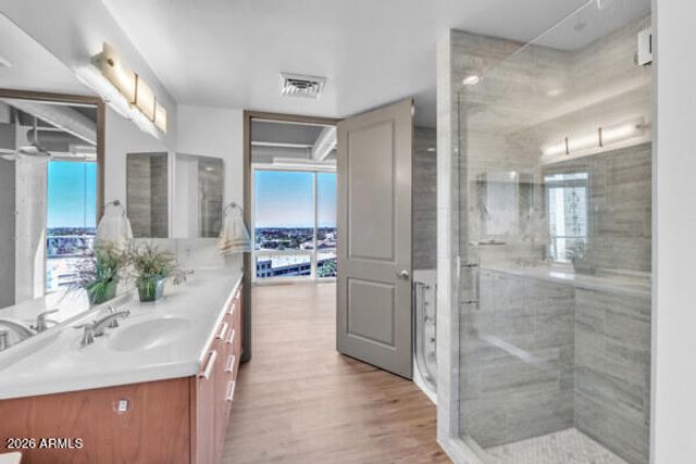 1 E LEXINGTON Avenue 809, Phoenix, AZ 85012