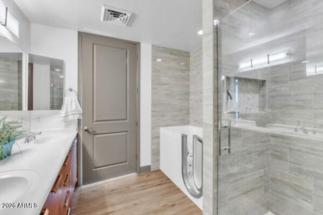 1 E LEXINGTON Avenue 809, Phoenix, AZ 85012